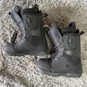 Burton Moto Snowboard Boots Men’s 8 Black Speed Lace Winter Snow Gear